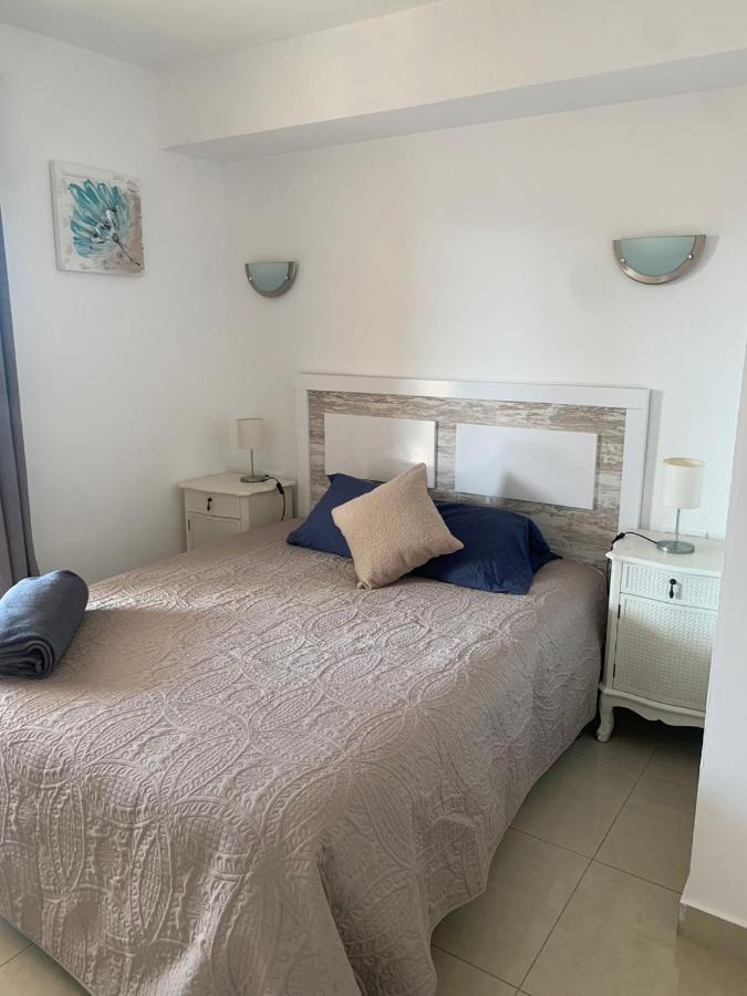 Waterside Apartment - Two Bedroom เอมปูเรียบราบา ภายนอก รูปภาพ