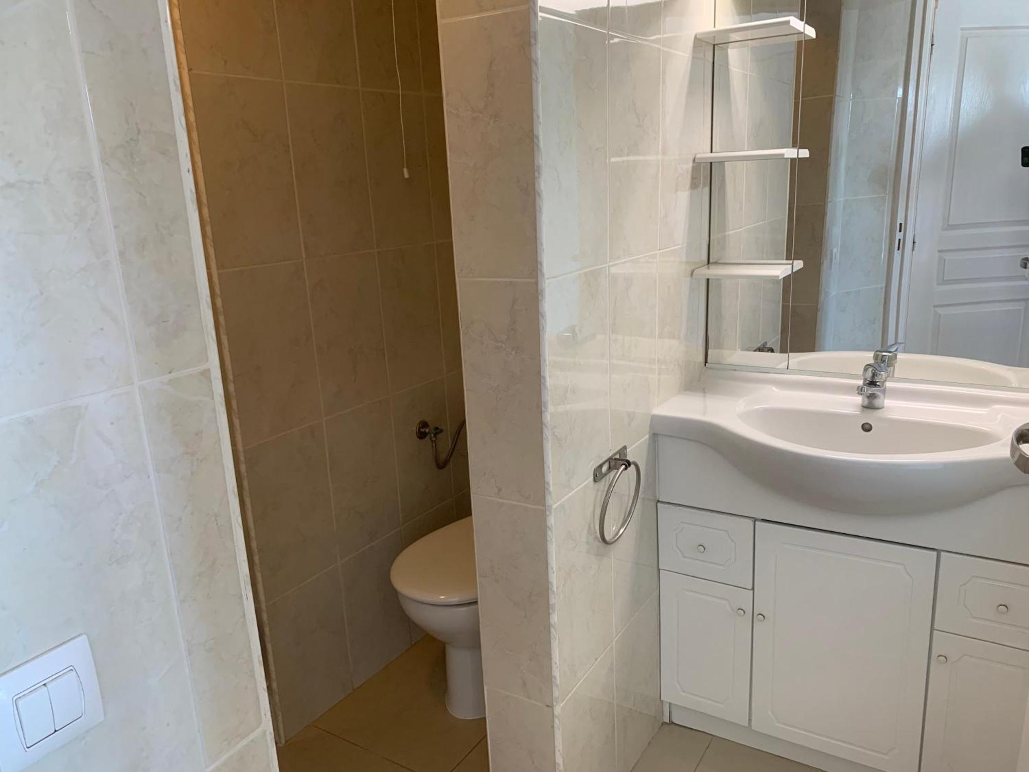Waterside Apartment - Two Bedroom เอมปูเรียบราบา ภายนอก รูปภาพ