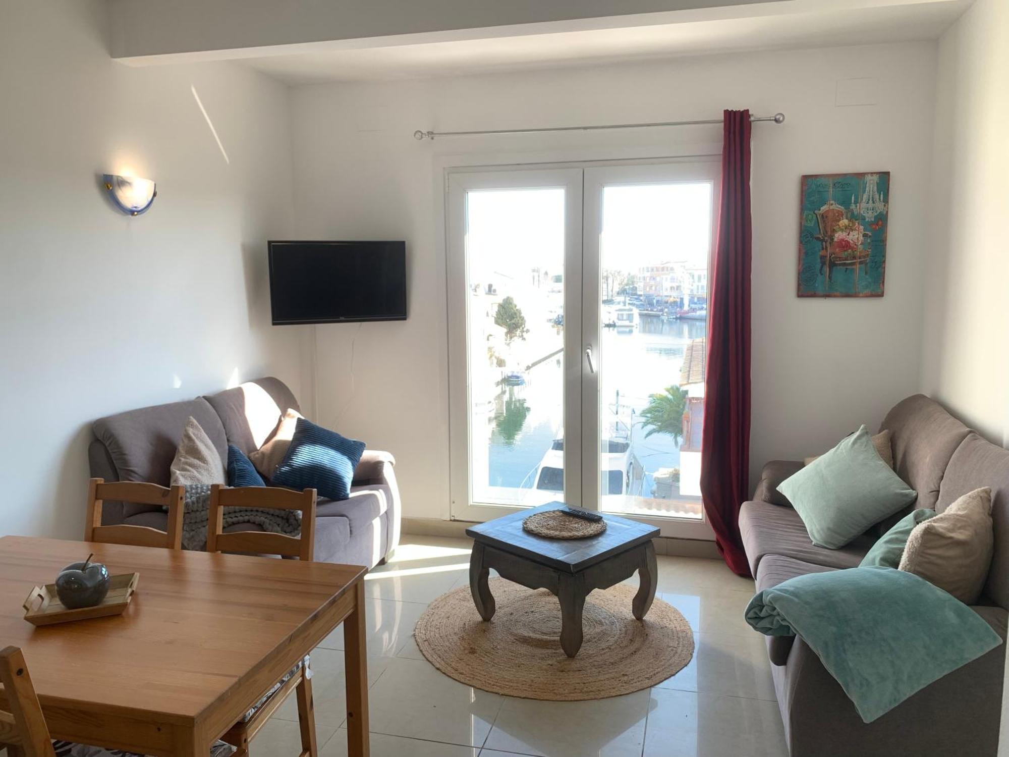 Waterside Apartment - Two Bedroom เอมปูเรียบราบา ภายนอก รูปภาพ