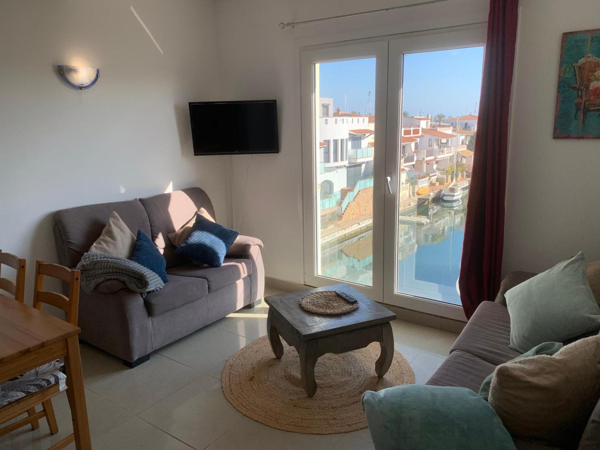Waterside Apartment - Two Bedroom เอมปูเรียบราบา ภายนอก รูปภาพ